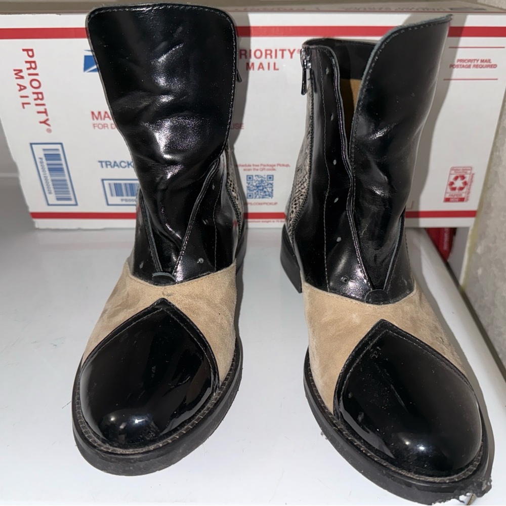 EMBASSY LONDON boots